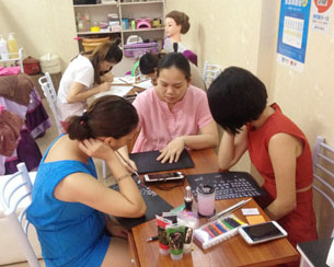 【南寧美甲學(xué)?！繉W(xué)員專訪丨幸福生活是要靠自己努力拼搏得來的