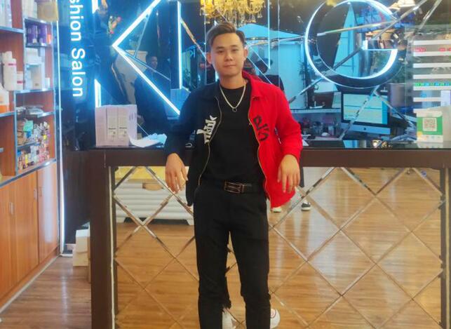 美發(fā)人現(xiàn)在苦點，是因為以后的成功創(chuàng)業(yè)