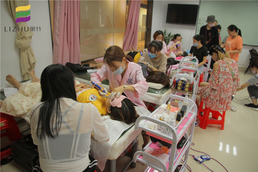 南寧紋繡學(xué)校：開紋繡工作室前的注意事項