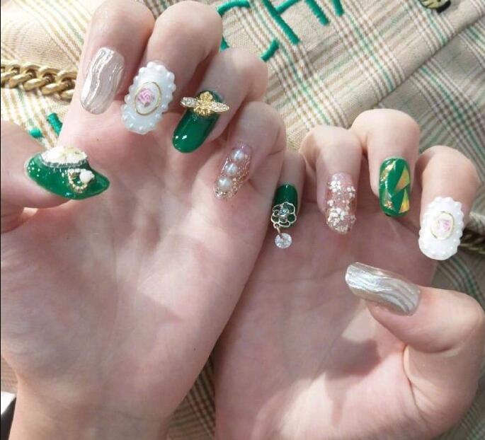 南寧美甲學(xué)校：充滿皇家貴族氣息的巴洛克美甲