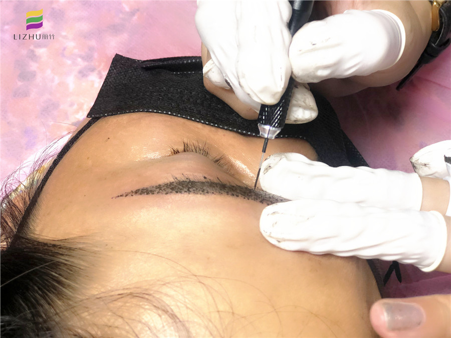 南寧紋繡課堂：是時候展現(xiàn)紋繡技術了