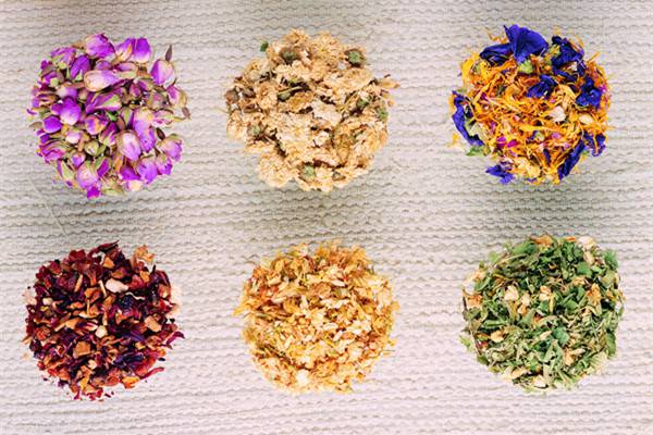 多喝這10種排毒花茶，美容又健康