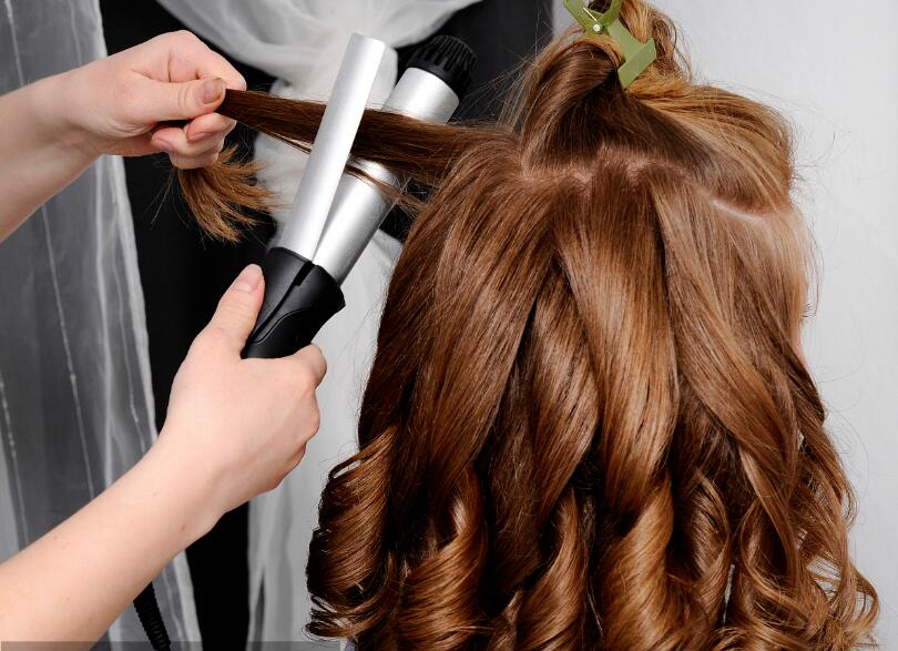 廣西美發(fā)學校：如何正確使用電棒