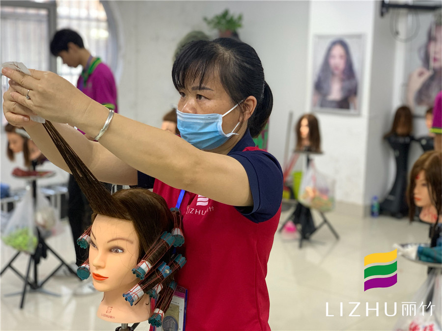 南寧美發(fā)學(xué)校：想學(xué)技術(shù)賺錢就來