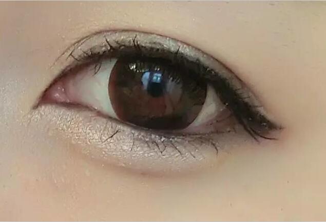 化妝教程：韓國臥蠶妝的詳細畫法