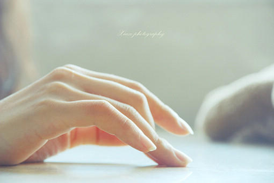 美容技巧：美容院進(jìn)行手部護(hù)理