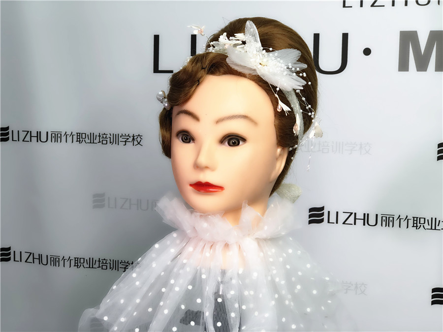 麗竹編發(fā)：復(fù)古秀禾時尚，統(tǒng)統(tǒng)有