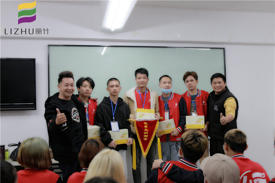 麗竹學(xué)校舉辦“文明宿舍”評(píng)比活動(dòng)