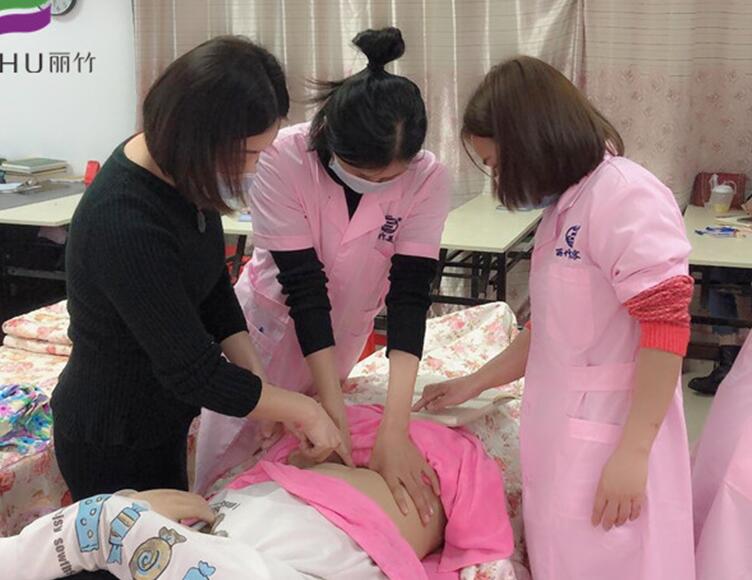 南寧美容培訓(xùn)哪家?guī)熧Y強(qiáng)？快來看看學(xué)員上課花絮吧