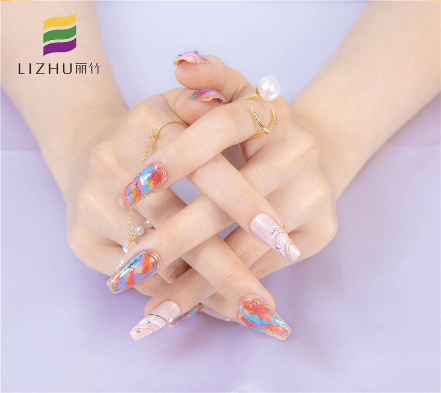 日式暈染美甲作品，南寧美甲培訓(xùn)分享