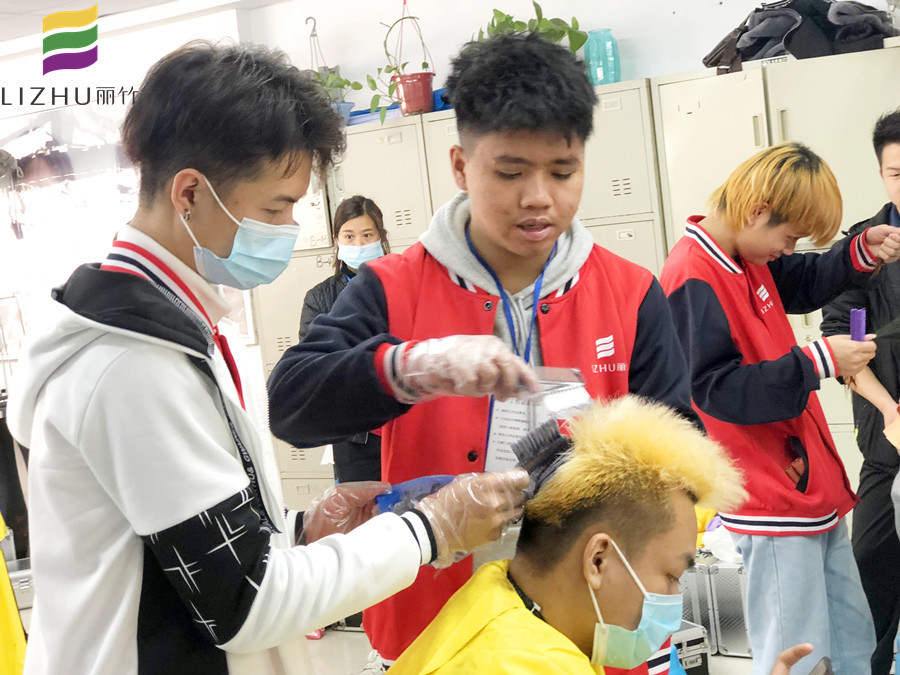 來南寧美發(fā)培訓班，學專業(yè)染發(fā)技術