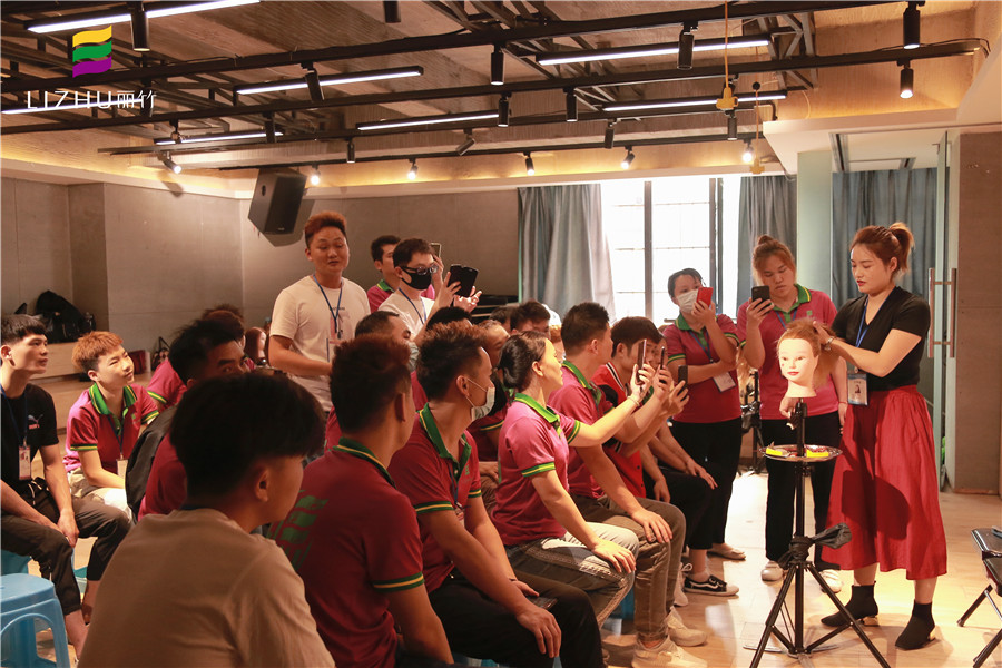 提問：南寧專業(yè)美發(fā)培訓(xùn)學(xué)什么？