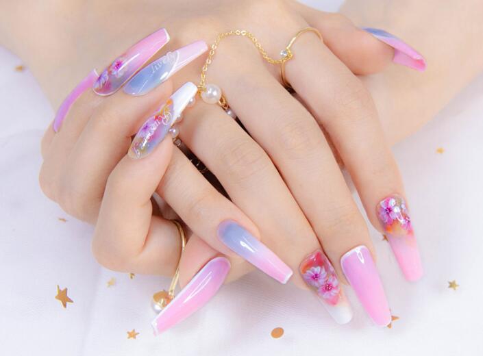 小雛菊美甲，南寧美甲學(xué)校排行榜推薦