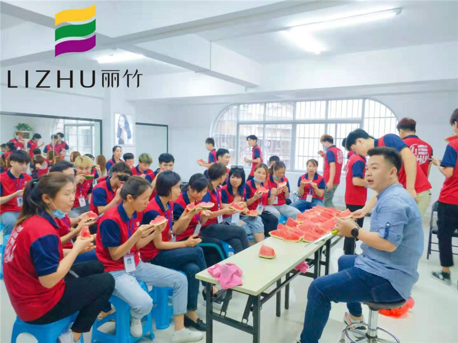 歡迎參加南寧美發(fā)學(xué)?！拔鞴吓俊?>
								
								<span id=