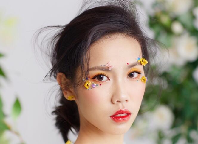 森系抽絲新娘造型，帶你領(lǐng)略南寧專業(yè)化妝培訓(xùn)技術(shù)