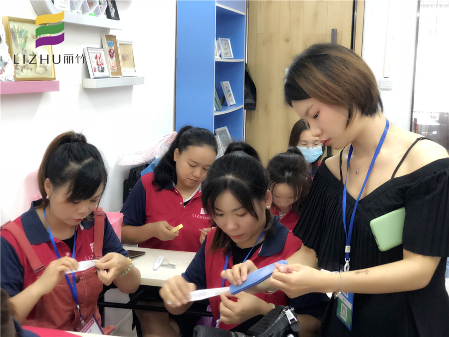 南寧美甲培訓學?；A理論學習