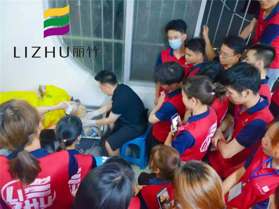 美發(fā)必學的染發(fā)技巧，廣西美發(fā)學校親囊相授