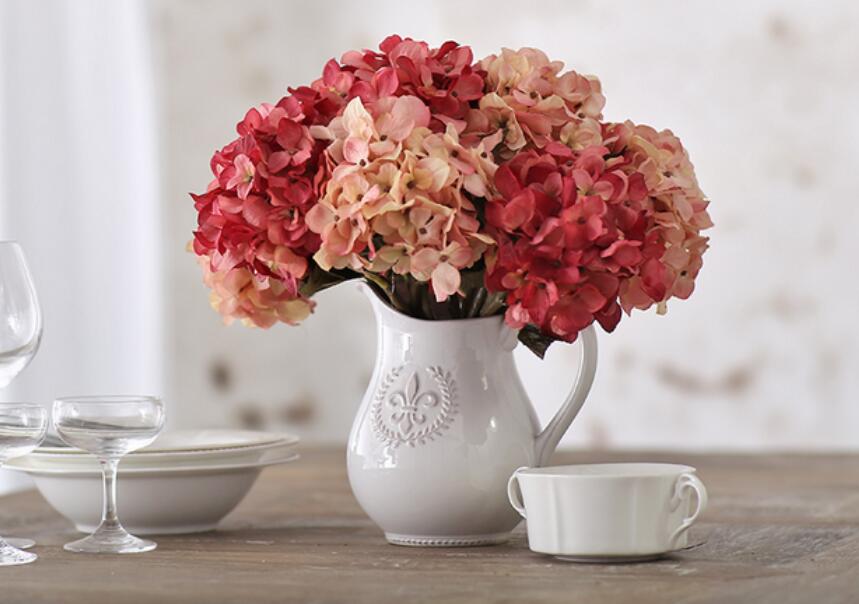 怎么延長(zhǎng)繡球花的期限？快來(lái)和廣西插花培訓(xùn)班學(xué)習(xí)