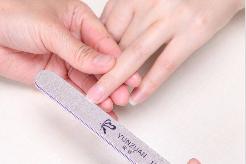 做美甲為什么要打磨？南寧美甲學校幫你揭秘