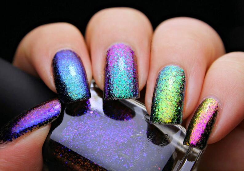 甲油膠拉絲了怎么辦？廣西美甲培訓學校找到解決辦法