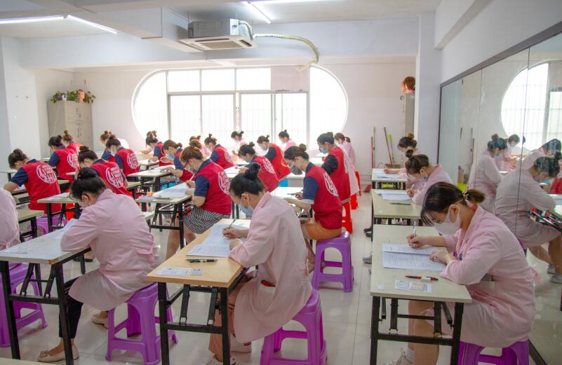 麗竹學(xué)?！吨屑?jí)美容師》考核7月2日開(kāi)考