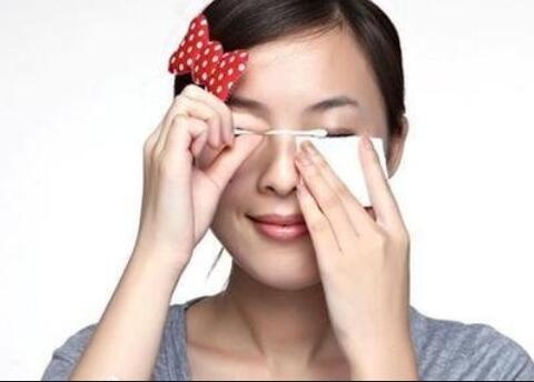 神奇卸內(nèi)眼線術(shù)，告訴你廣西化妝學(xué)校哪家有實力