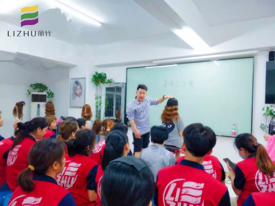 南寧美發(fā)去哪里進修？麗竹美發(fā)學校歡迎你
