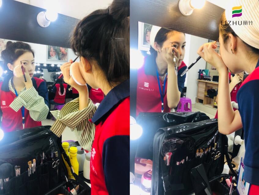 夏天脫妝怎么辦？南寧學(xué)化妝學(xué)校幫你解決