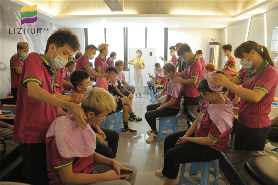 美發(fā)洗護(hù)按摩手法，廣西美發(fā)排行準(zhǔn)備好了