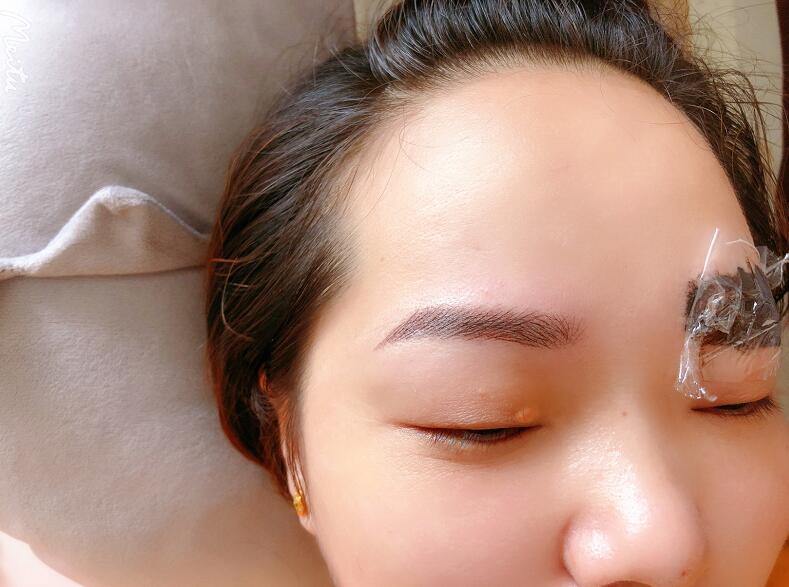 紋眉修復(fù)液怎么用？廣西正規(guī)紋繡學(xué)校教你