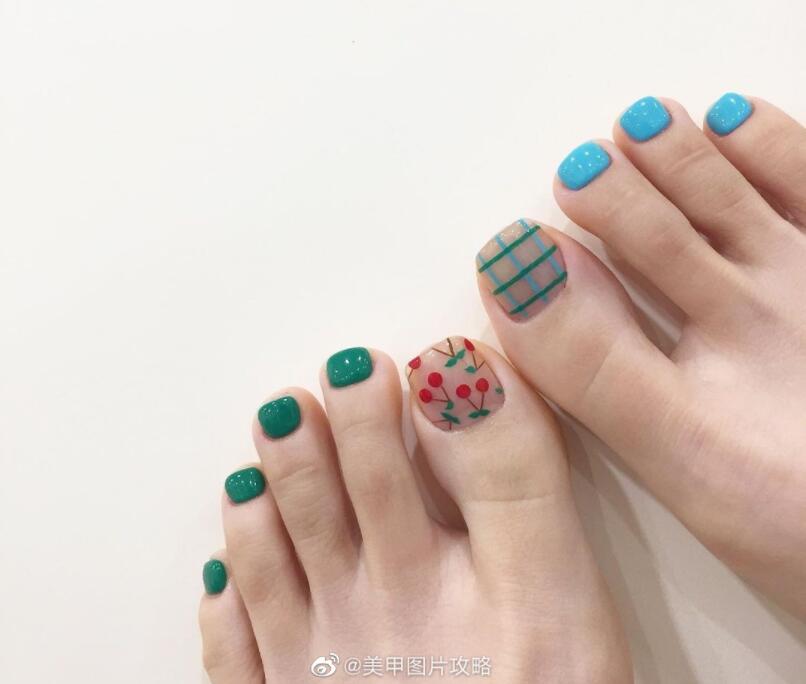 南寧美甲培訓(xùn)分享：腳部美甲應(yīng)該這么做