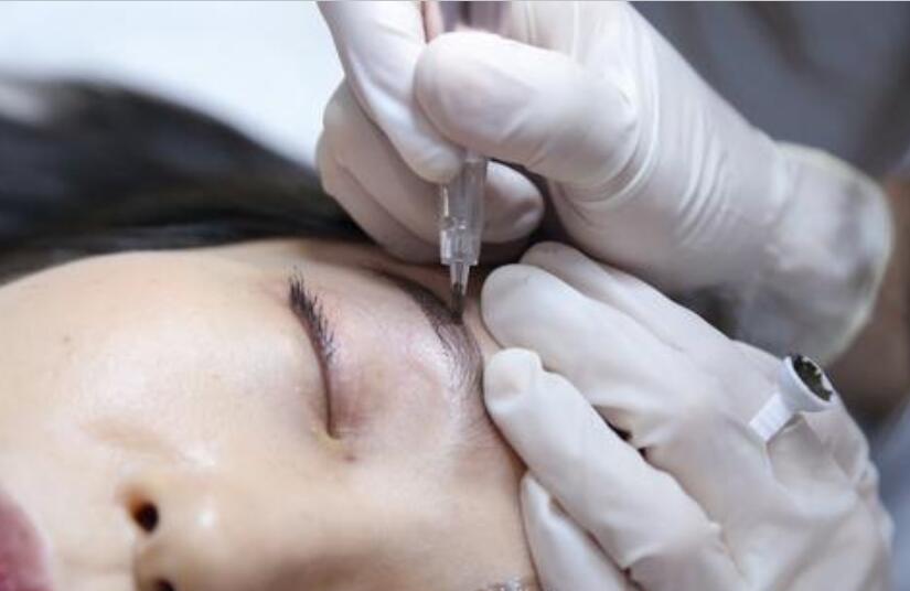 眉毛定框和操作邊框線技巧，廣西紋繡培訓(xùn)機(jī)構(gòu)教你