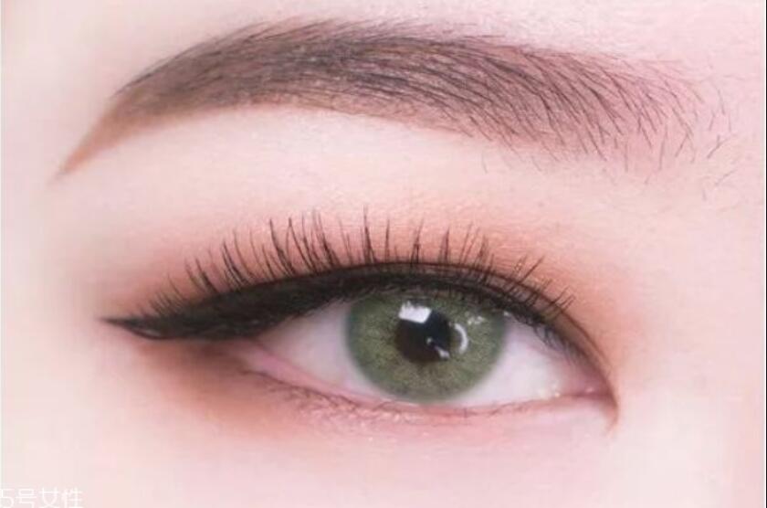 學(xué)腫眼泡內(nèi)雙眼妝教程，看廣西有哪些化妝學(xué)校專業(yè)