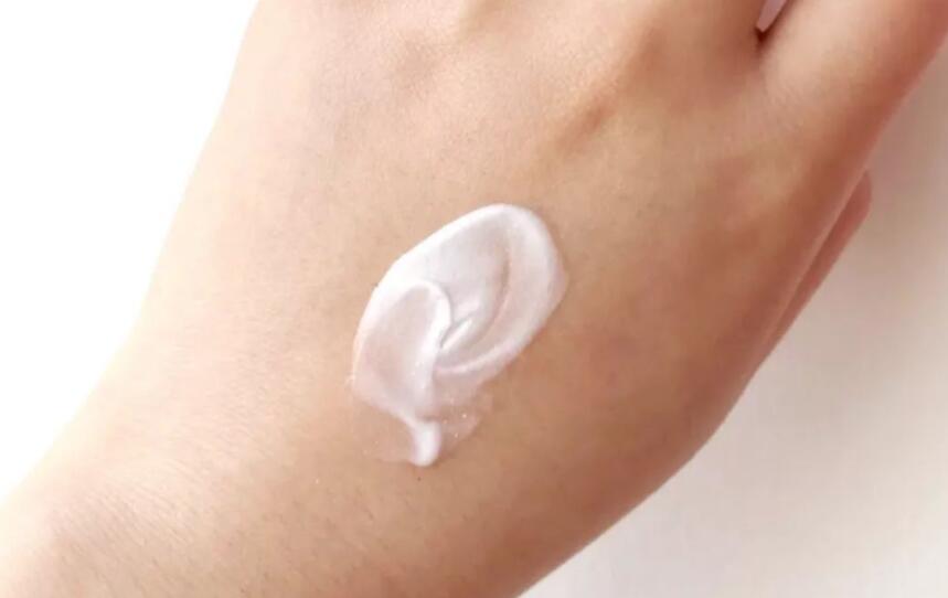 冬季手指開裂怎么辦？廣西美容護膚培訓幫你