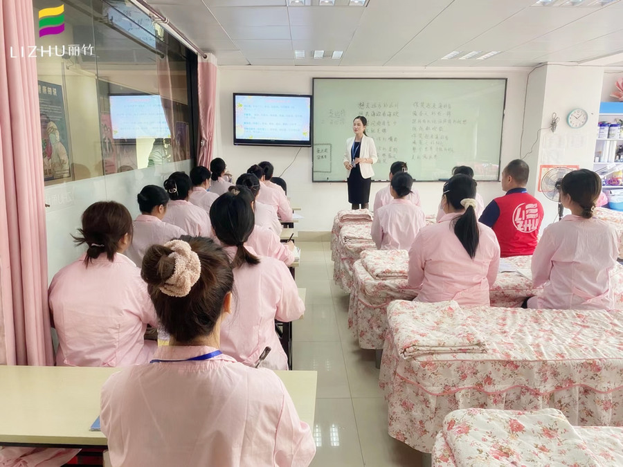 美容培訓(xùn)，來廣西專業(yè)美容培訓(xùn)學(xué)校