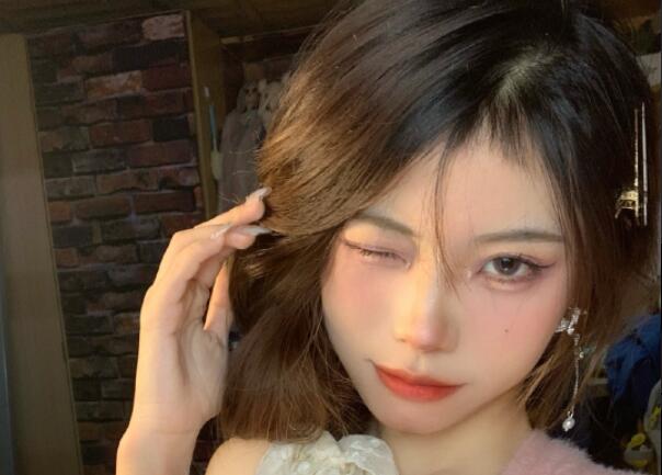 如何修飾大鼻頭？南寧教彩妝的機(jī)構(gòu)分享教程