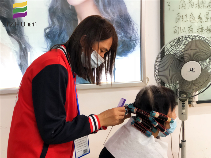 廣西南寧美發(fā)培訓學校分享：燙發(fā)后注意事項