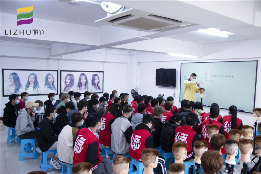 平頭修剪方法，廣西男發(fā)剪裁培訓(xùn)內(nèi)容