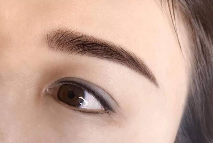 南寧學(xué)紋眉：天氣熱適合做眉毛嗎？