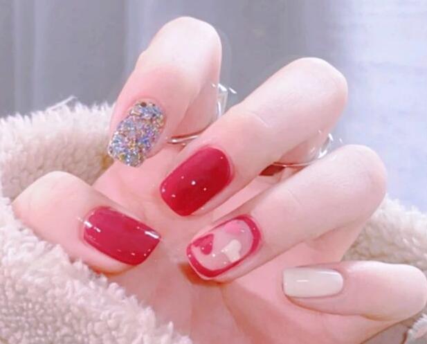 玫粉色美甲，廣西美甲學(xué)校帶你感受初戀的味道