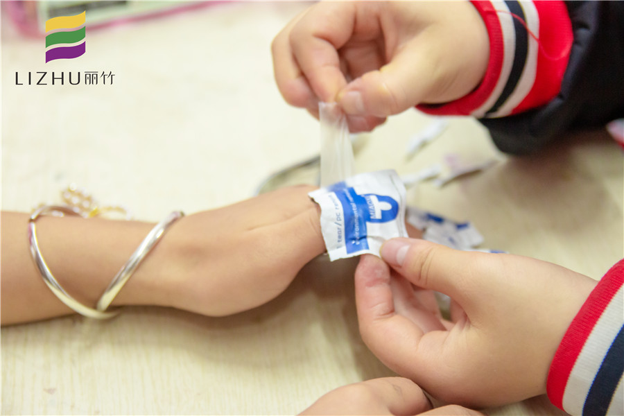 學(xué)美甲理論知識：沒有卸甲水怎么卸指甲油？