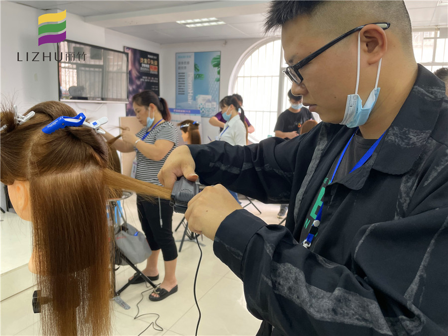 拉直發(fā)的教程知識(shí)點(diǎn)概括，廣西學(xué)燙染一對(duì)一教學(xué)