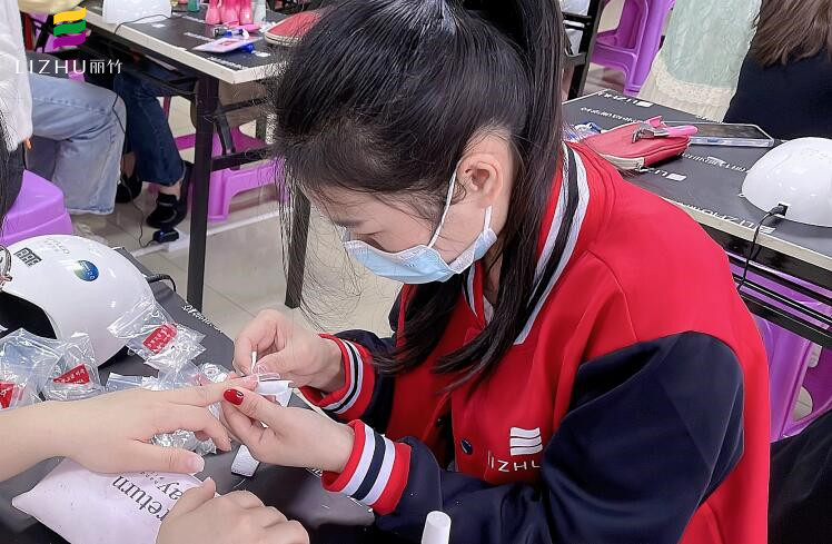 半貼甲片怎么貼？學(xué)美甲理論知識(shí)分享