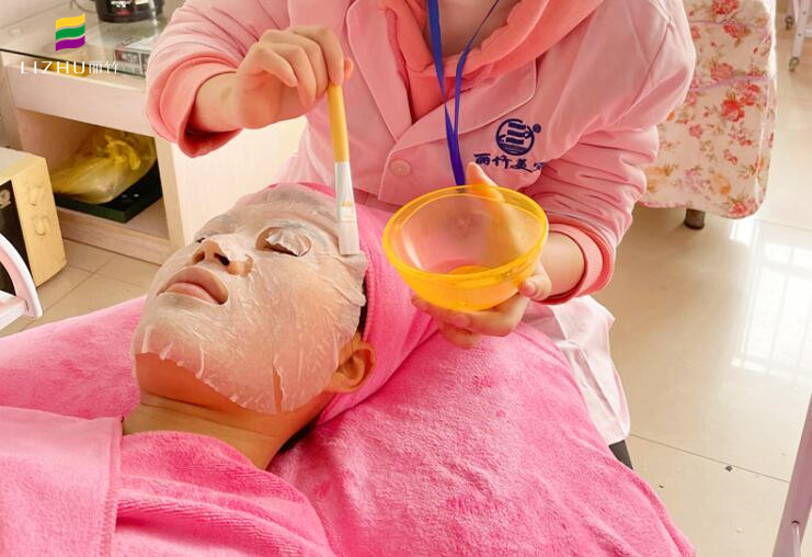 臉部嚴(yán)重缺水怎么快速補(bǔ)水？廣西美容護(hù)膚培訓(xùn)有妙招