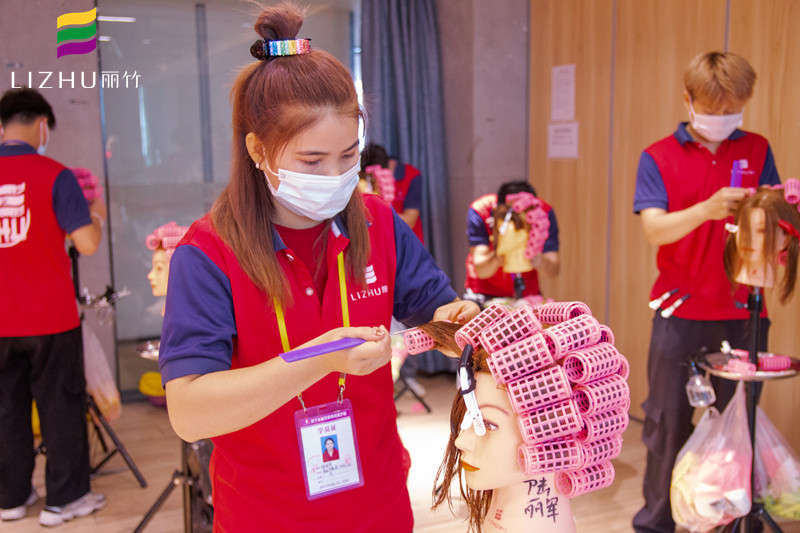 美發(fā)助理的考核標(biāo)準(zhǔn)，南寧美發(fā)師培訓(xùn)課程