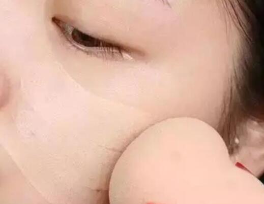 粉底液的正確存方法，南寧彩妝化妝培訓(xùn)教你