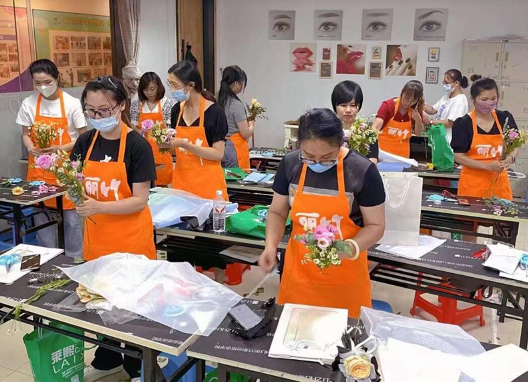 南寧花藝學校開班，浪漫席卷而來