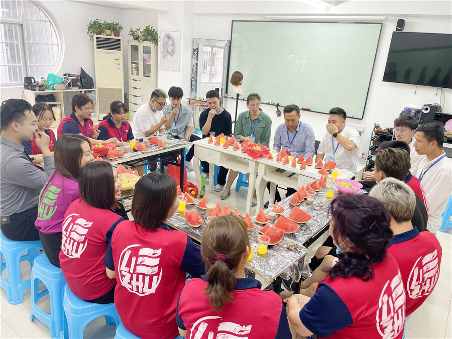 南寧美發(fā)培訓學校舉辦畢業(yè)座談會