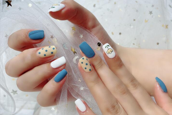 藍色系美甲，廣西美甲培訓浪漫分享