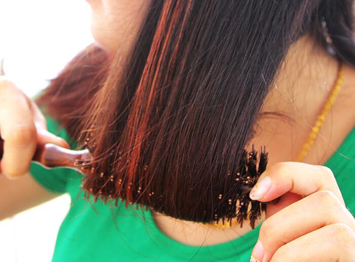 滾梳怎樣挑選？廣西美發(fā)學(xué)校專(zhuān)業(yè)講解